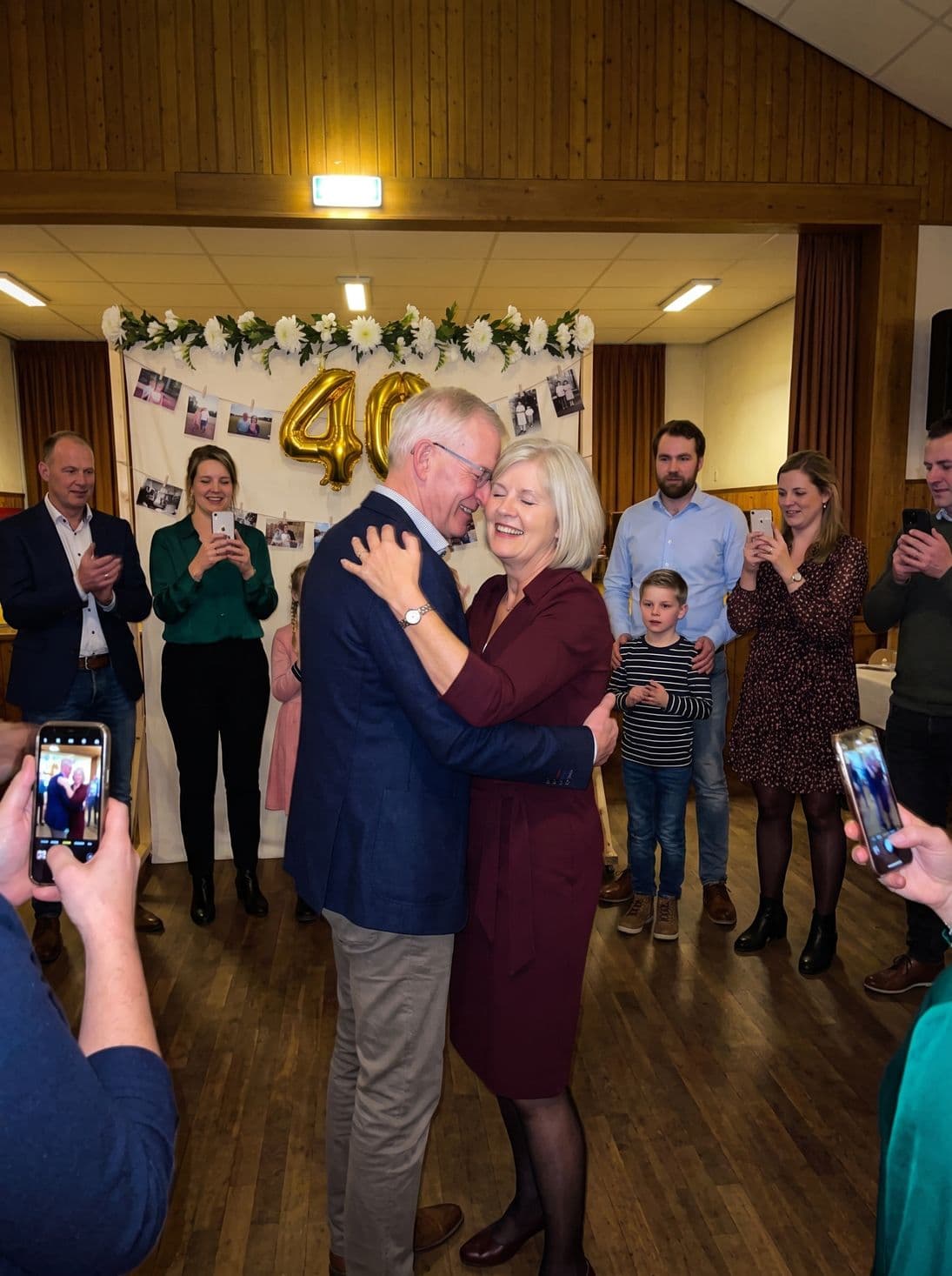 Het jubileumpaar danst