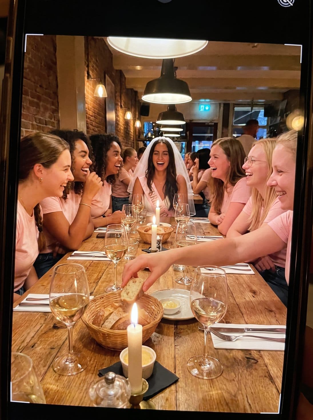 Het diner met de hele groep aan de lange tafel