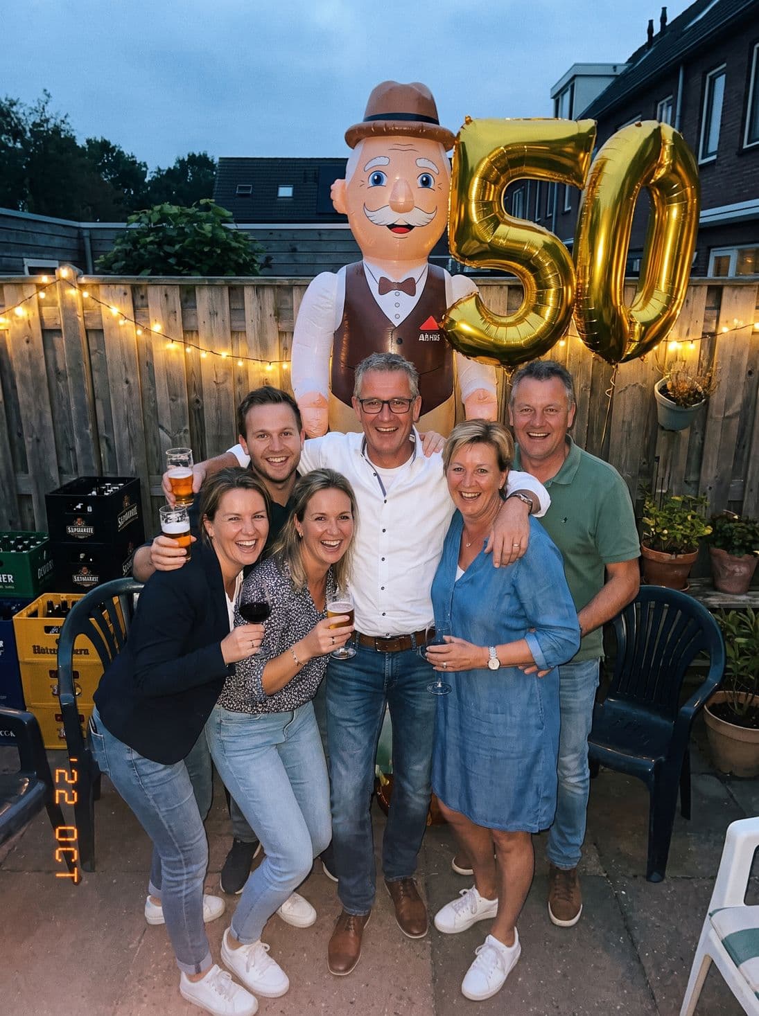 De groepsfoto met de 50-ballonnen
